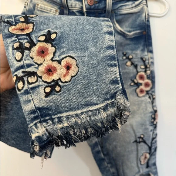 Embroidered 👖 - Picture 2 of 11